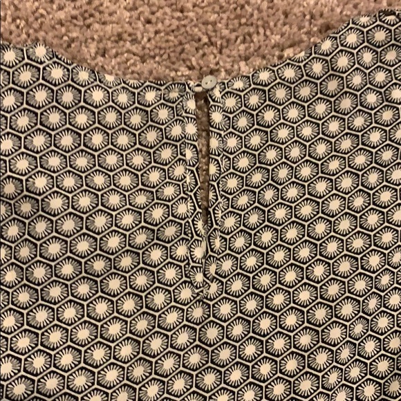 Black and white patterned top - Picture 3 of 3